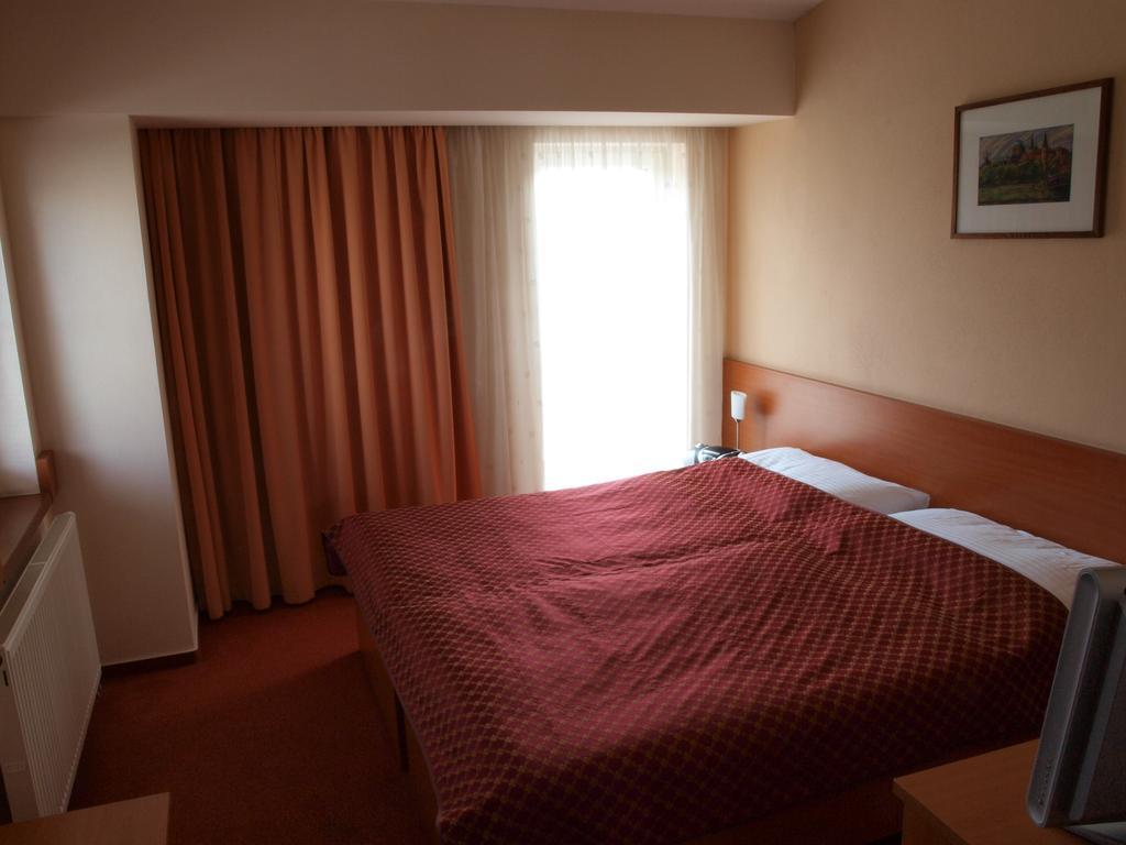 Hotel Dominika Bratislava Kamer foto