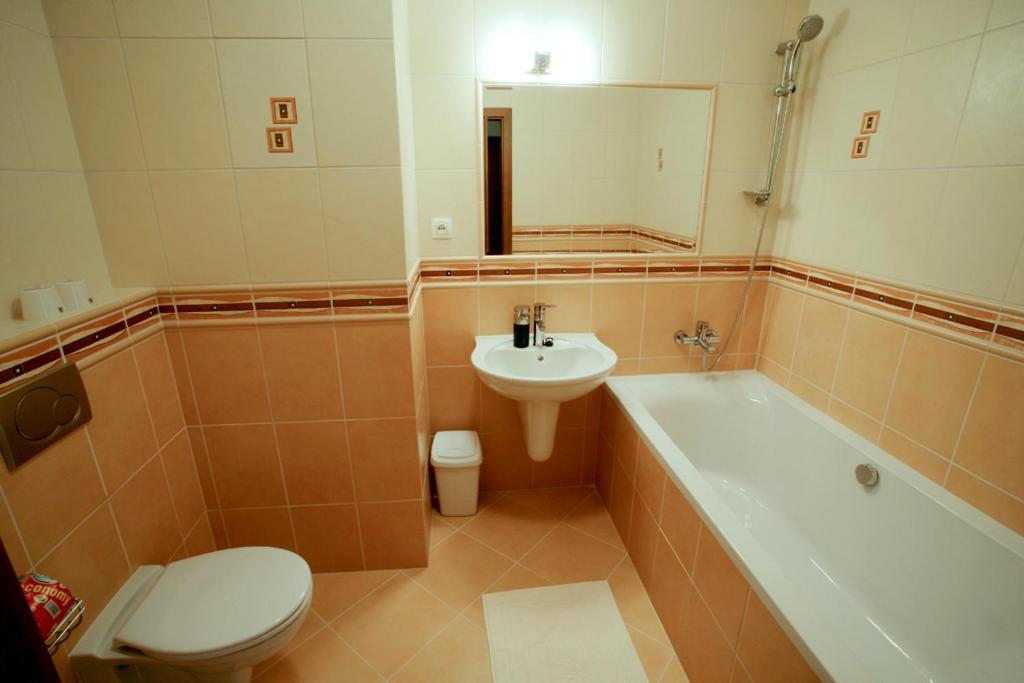 Hotel Dominika Bratislava Buitenkant foto