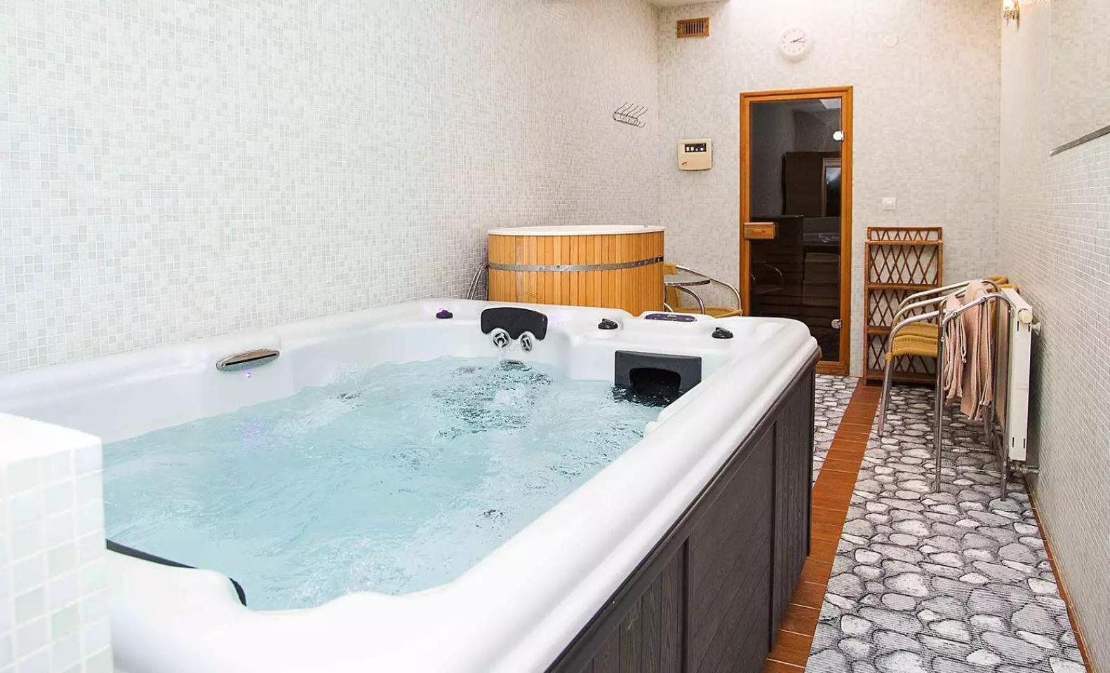 Hotel Dominika Bratislava Buitenkant foto