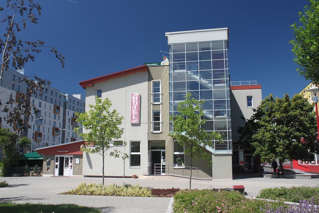 Hotel Dominika Bratislava Buitenkant foto